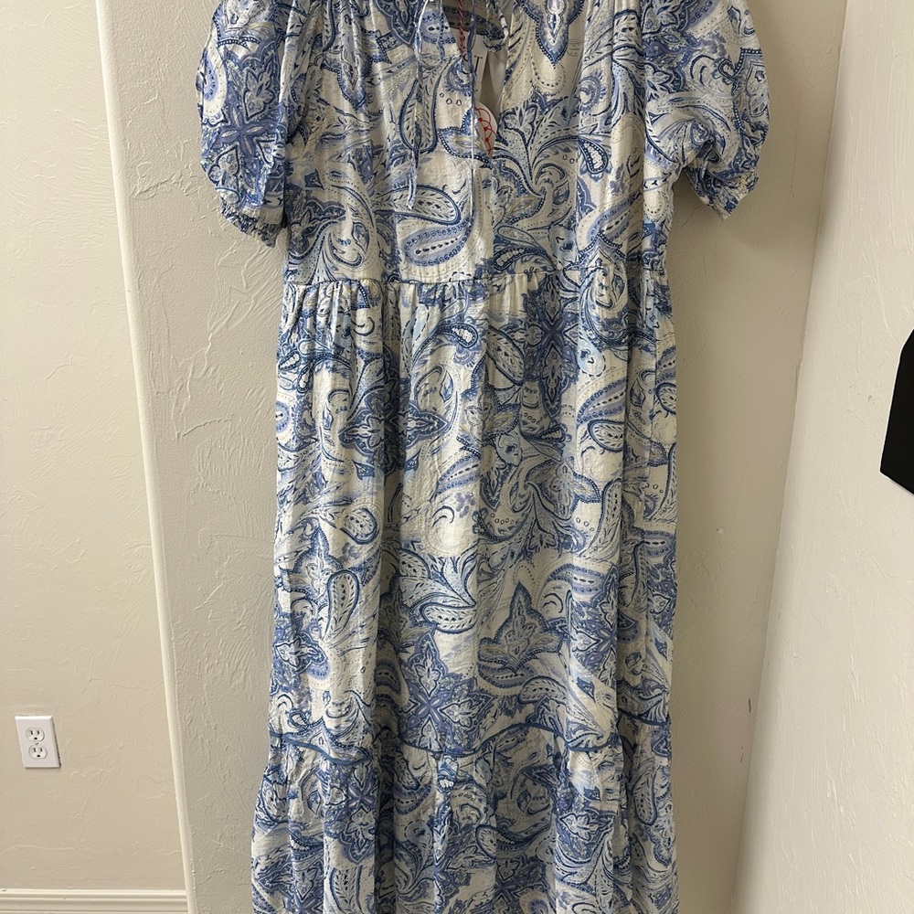 Umgee Blue and Cream Paisley Midi Dress NWT - Picture 6 of 7